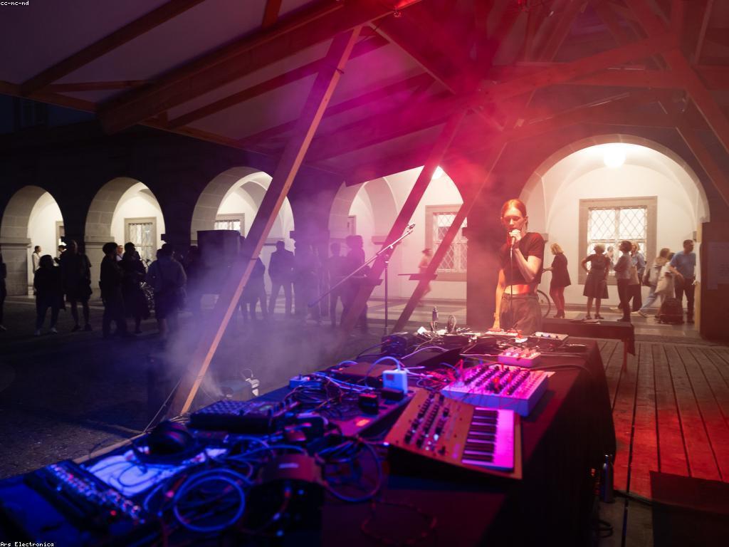 តួនាទីនៃប្រព័ន្ធផ្សព្វផ្សាយក្នុងសង្គម