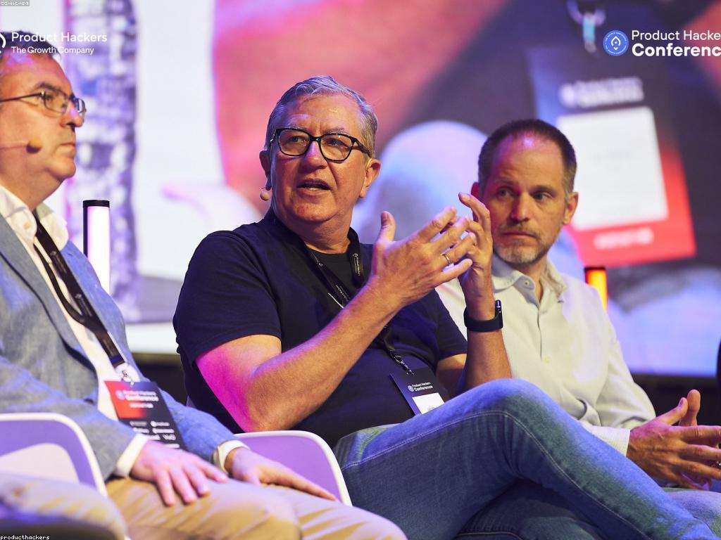 យុទ្ធសាស្ត្រប្រព័ន្ធផ្សព្វផ្សាយសម័យថ្មី