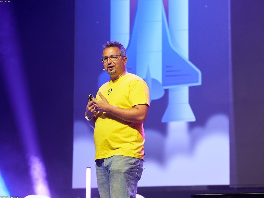 យុទ្ធសាស្ត្រប្រព័ន្ធផ្សព្វផ្សាយសម័យថ្មី