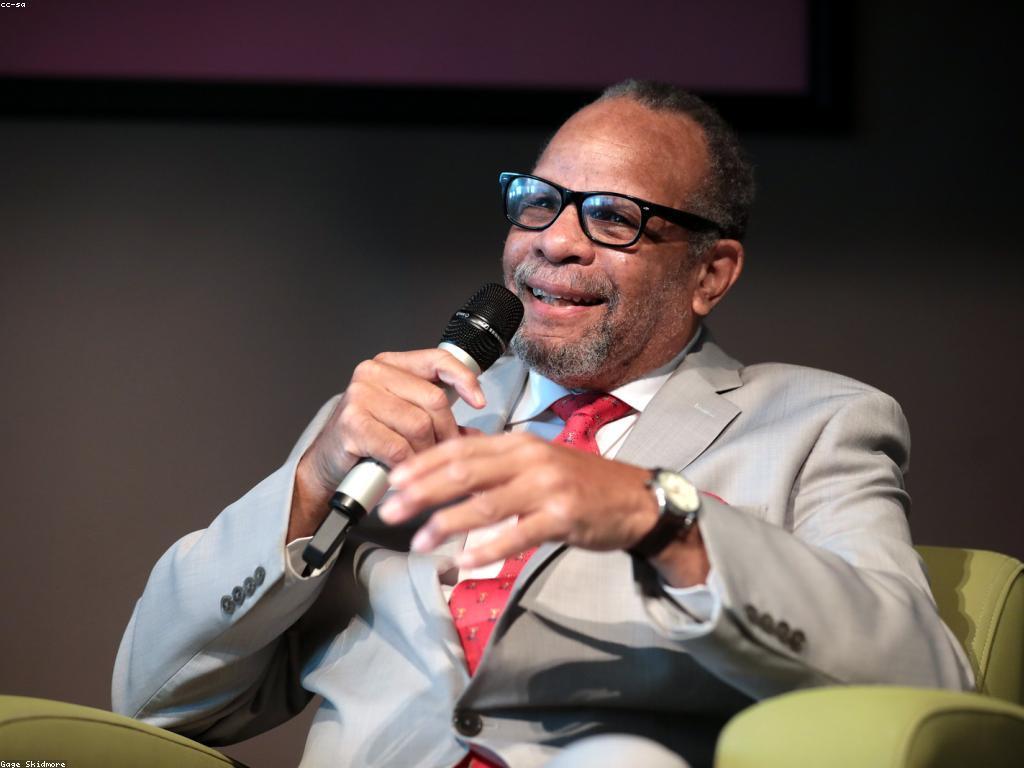 ឥទ្ធិពលនៃប្រព័ន្ធផ្សព្វផ្សាយក្នុងសង្គមសម័យថ្មី